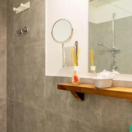 Metacometa Luxury